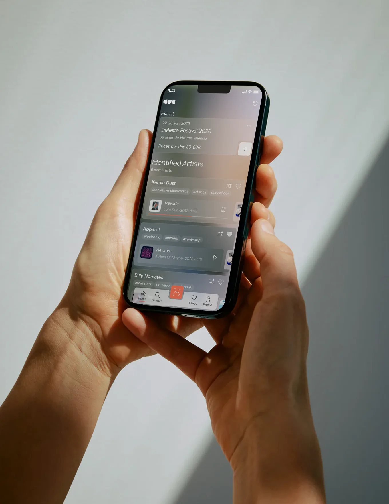 Festival app in hand